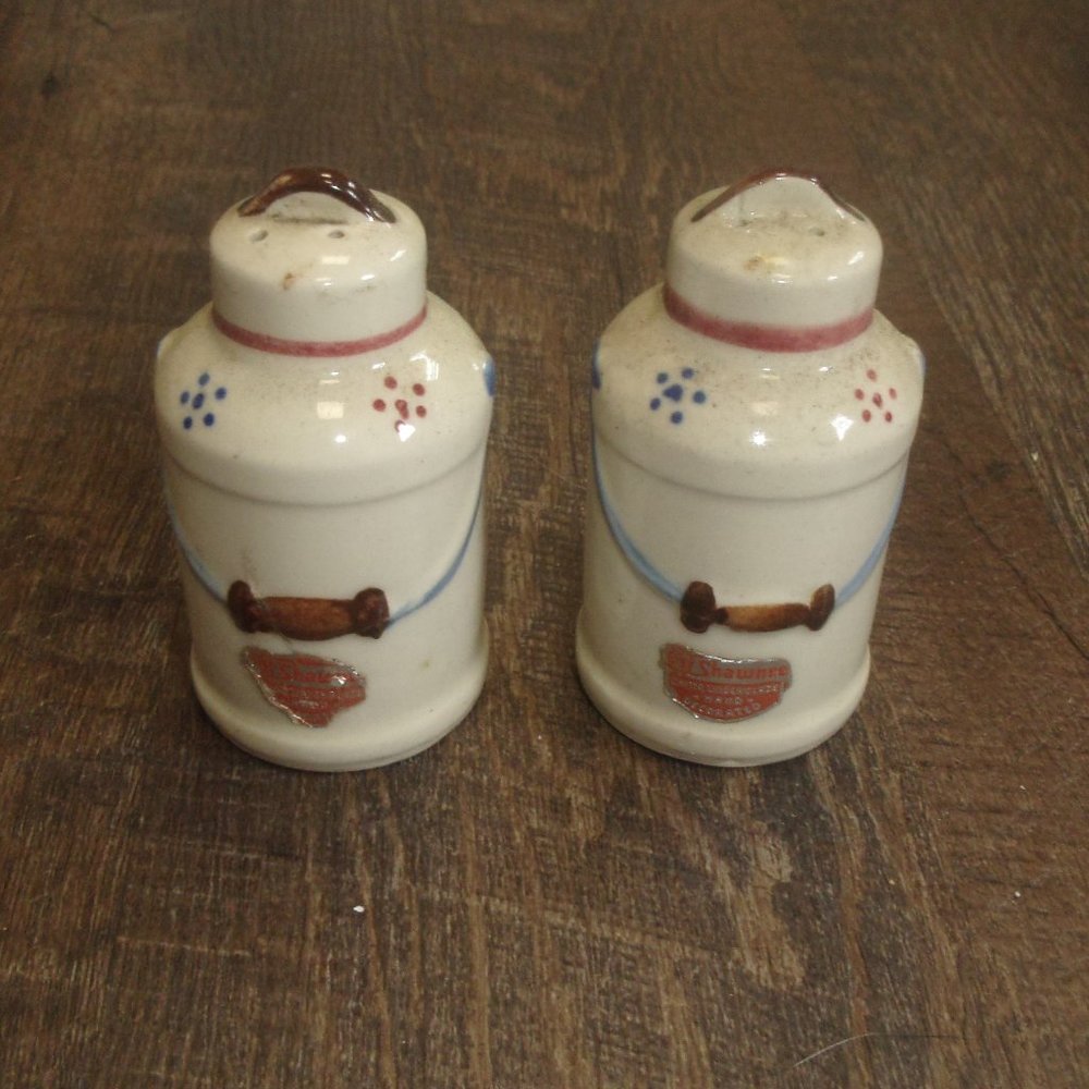 Salt pepper shaker Shawnee milk can